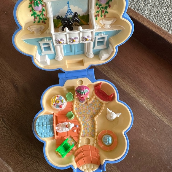 1990 Fifi’s Parisian Apartment Polly Pocket Bluebird Toys Complete Set - Picture 14 of 14